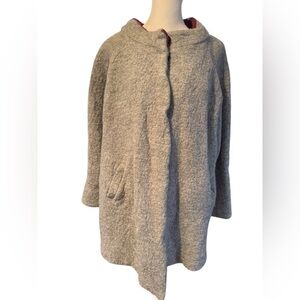 Women’s Tahari Wool blend coat in gray with burgundy accent at neck Size 2X